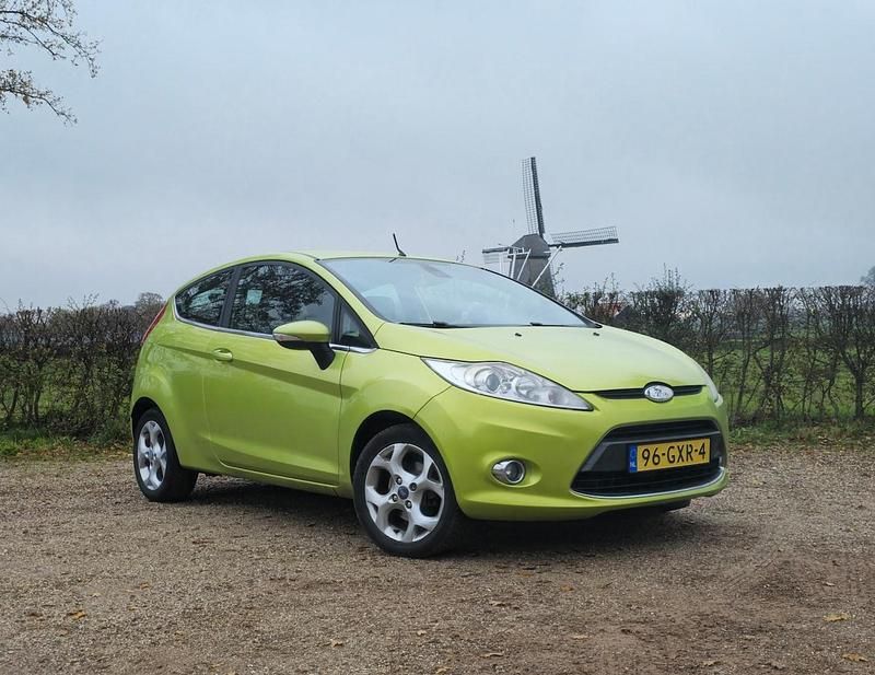 Groen Gebruikt 2008 Ford Fiesta Trend Hatchback | € 1.500 (Super prijs) - Afbeelding 1/4