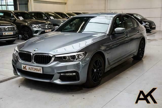 Grijs Gebruikt 2017 BMW 530 Performance Sedan | € 37.800 - Afbeelding 1/4