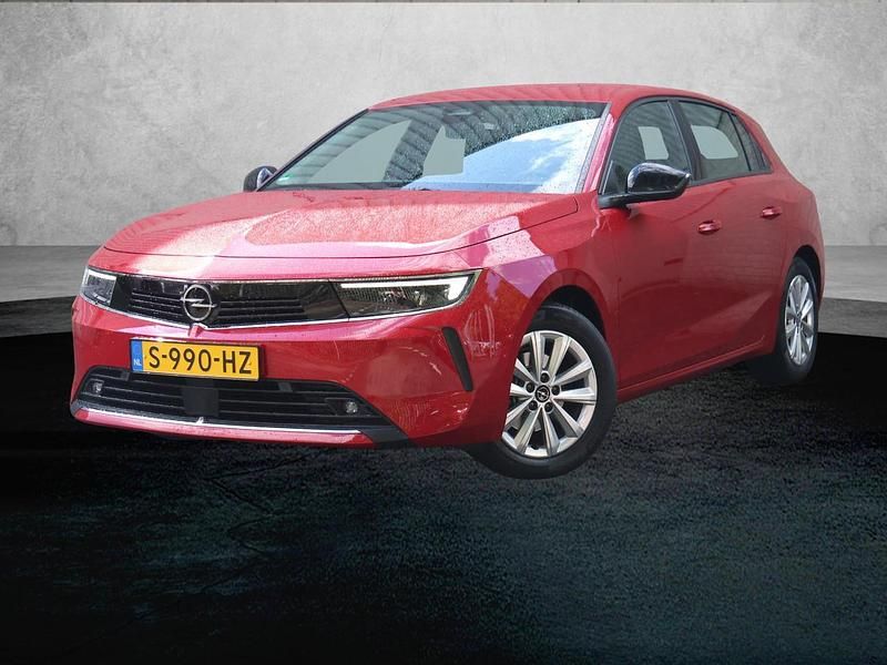 Rood Gebruikt 2023 Opel Astra Hatchback | € 20.395 (Goede deal) - Afbeelding 1/1