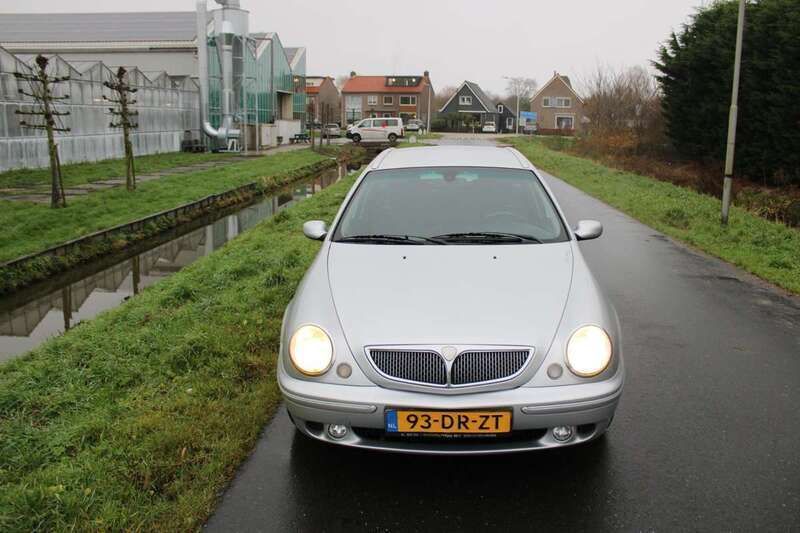 Occasion Lancia Lybra 131 PK (96 kW) 1999 Grijs, metallic lak Stationwagen