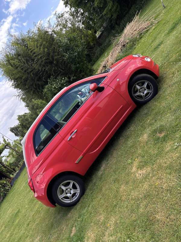 Rood Gebruikt 2017 Fiat 500 Lounge Hatchback | € 8.500 (Goede deal) - Afbeelding 1/4