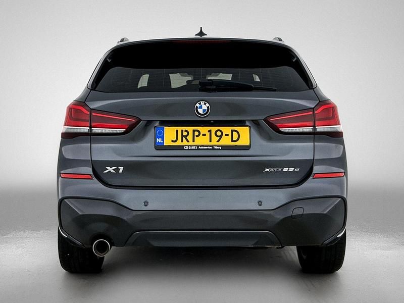 Occasion BMW X1 Efficient Dynamics 221 PK (162 kW) 2021 Grijs SUV