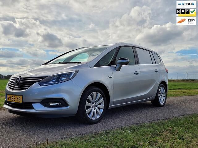 Grijs Occasion 2019 Opel Zafira Tourer MPV | € 10.950 - Afbeelding 1/4