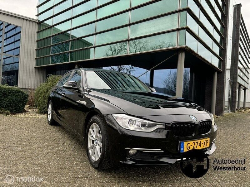 Zwart Gebruikt 2013 BMW 316 Executive Sedan | € 7.595 (Super prijs) - Afbeelding 1/4
