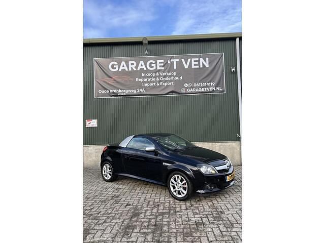 Zwart Occasion 2005 Opel Tigra Cosmo Cabriolet | € 1.250 (Eerlijke prijs) - Afbeelding 1/4