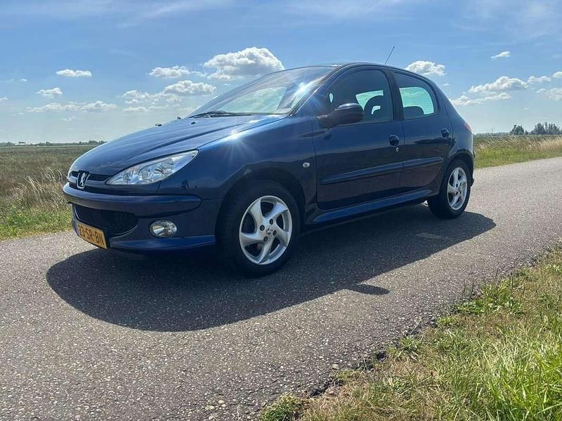 Blauw Gebruikt 2006 Peugeot 206 Hatchback | € 3.500 (Iets duurder) - Afbeelding 1/4
