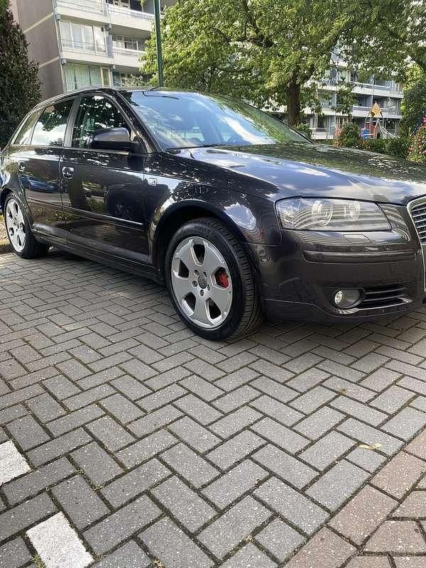 Grijs Gebruikt 2007 Audi A3 Attraction Hatchback | € 2.250 (Super prijs) - Afbeelding 1/4