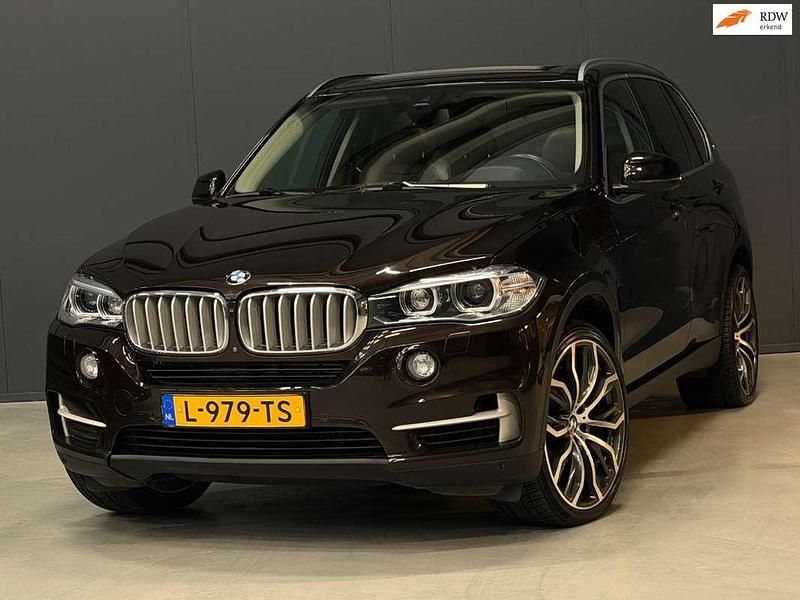 Bruin Occasion 2016 BMW X5 Executive SUV | € 25.950 (Iets duurder) - Afbeelding 1/4
