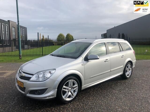 Grijs Gebruikt 2007 Opel Astra OPC Stationwagen | € 3.249 (Iets duurder) - Afbeelding 1/4