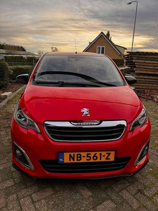 Rood Gebruikt 2016 Peugeot 108 GT-line Hatchback | € 5.995 (Super prijs) - Afbeelding 1/4