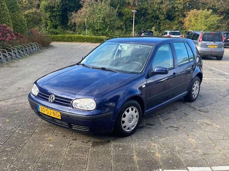 Blauw Gebruikt 1999 VW Golf IV Trendline Hatchback | € 1.999 (Eerlijke prijs) - Afbeelding 1/4