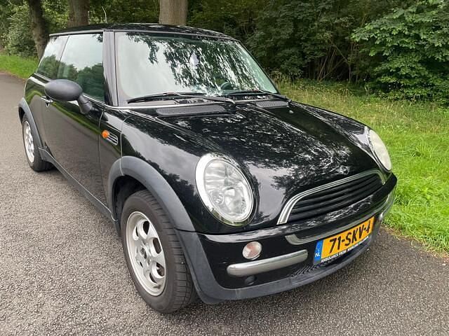 Zwart Gebruikt 2002 Mini ONE Salt Hatchback | € 675 (Eerlijke prijs) - Afbeelding 1/4