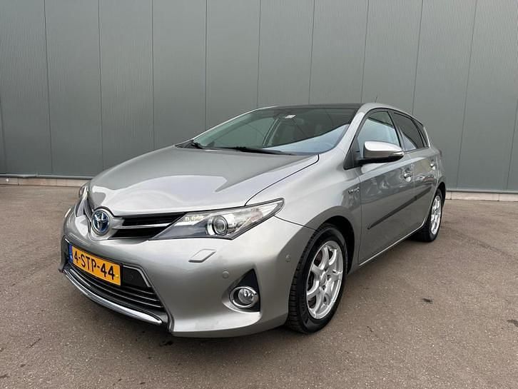 Occasion Toyota Auris 99 PK (72 kW) 2013 Grijs Hatchback