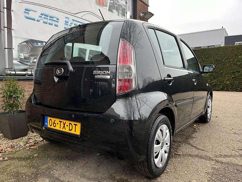 Occasion Daihatsu Sirion 69 PK (50 kW) 2007 Zwart Hatchback