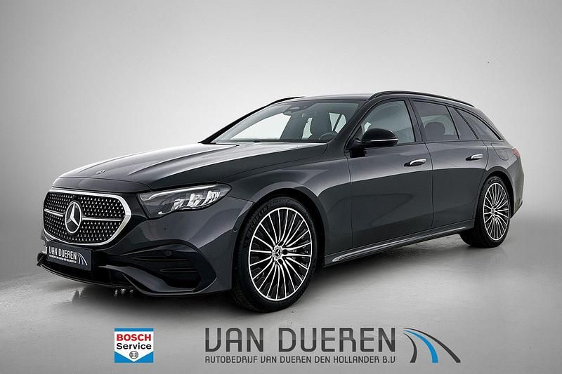 Grijs Gebruikt 2024 Mercedes E300 AMG line Stationwagen | € 65.950 - Afbeelding 1/4