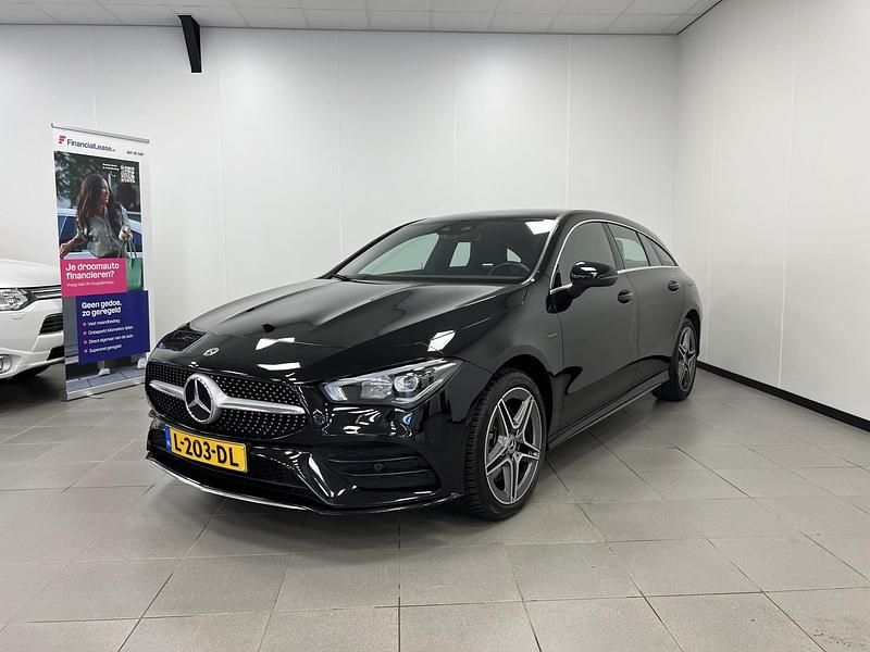 Occasion Mercedes CLA250 Shooting Brake AMG line 161 PK (118 kW) 2020 Zwart Stationwagen