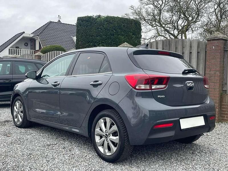 Occasion Kia Rio 101 PK (74 kW) 2023 Grijs (metallic) Hatchback