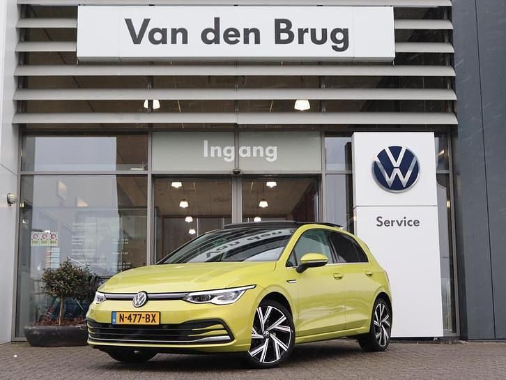 Occasion VW Golf VII Style 150 PK (110 kW) 2020 Geel Hatchback