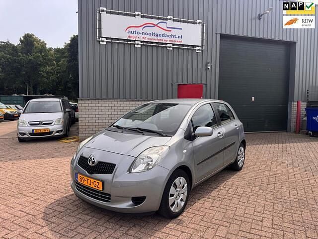 Grijs Gebruikt 2006 Toyota Yaris Sol Hatchback | € 3.950 (Eerlijke prijs) - Afbeelding 1/4