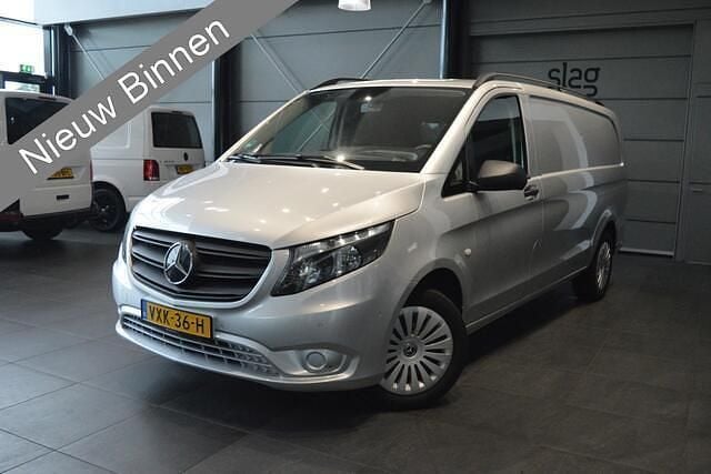 Grijs Gebruikt 2023 Mercedes Vito MPV | € 29.900 (Super prijs) - Afbeelding 1/4