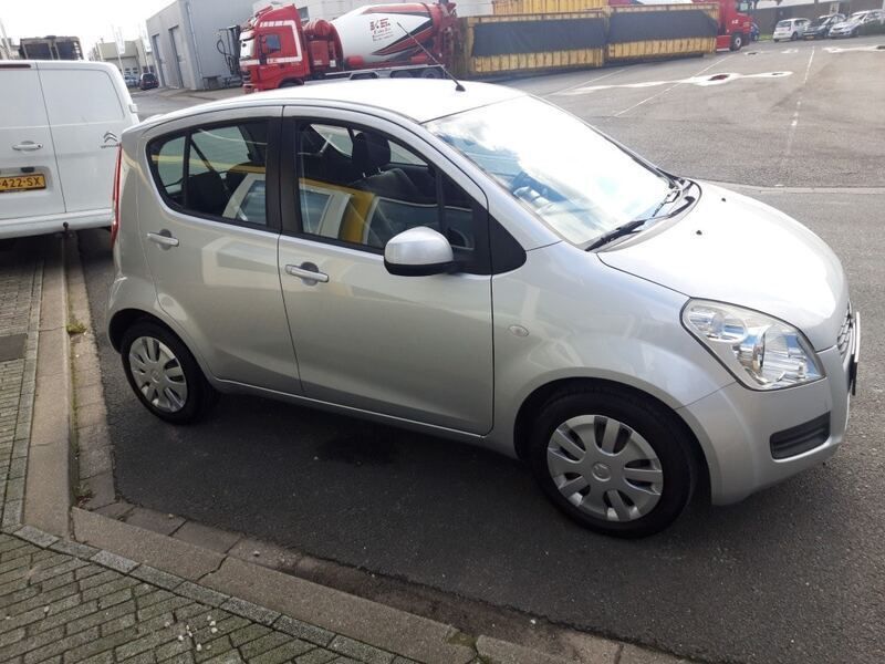 Grijs Gebruikt 2011 Suzuki Splash Hatchback | € 4.800 (Eerlijke prijs) - Afbeelding 1/4
