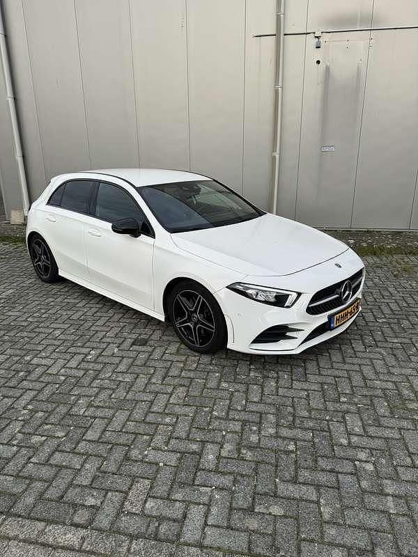 Wit Occasion 2018 Mercedes A250 AMG line Stationwagen | € 24.999 (Goede deal) - Afbeelding 1/4