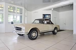Beige Gebruikt 1966 Mercedes 230 Cabriolet | € 139.900 - Afbeelding 1/4