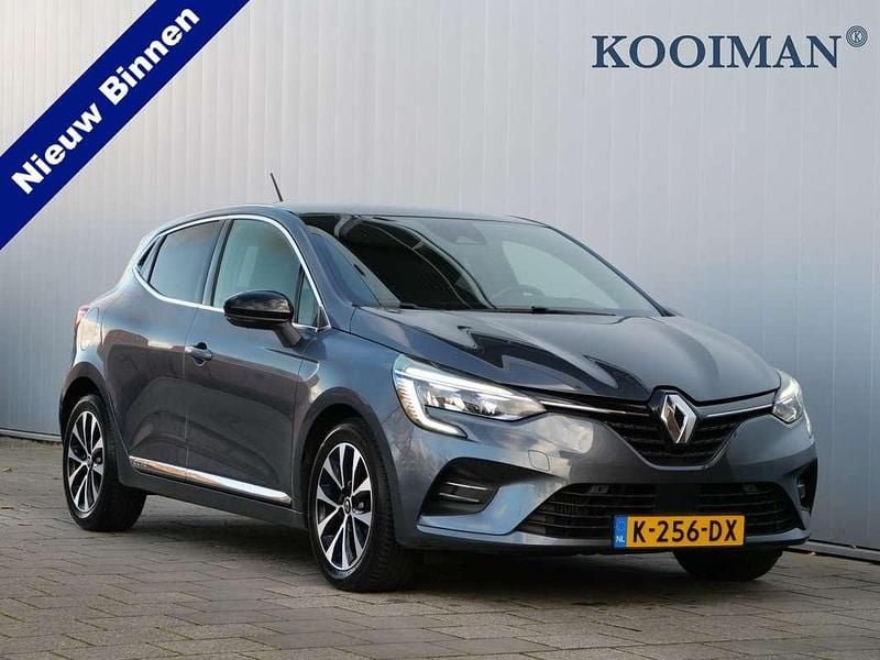 Grijs Gebruikt 2020 Renault Clio V Intens Hatchback | € 13.695 (Goede deal) - Afbeelding 1/4