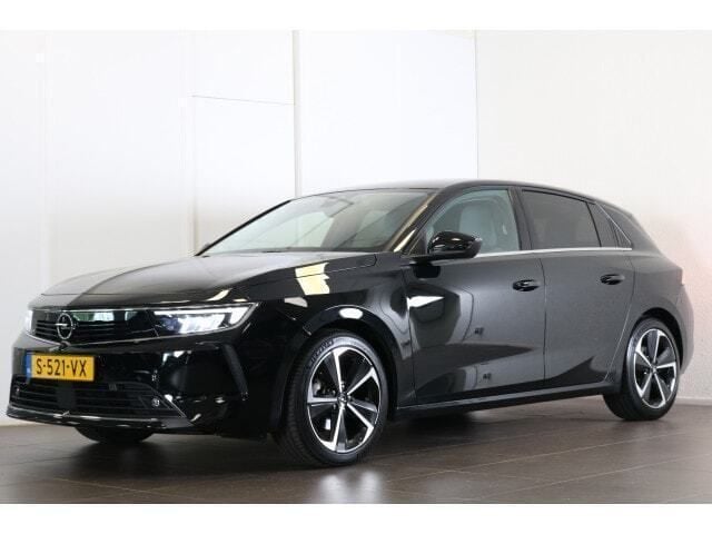 Zwart Gebruikt 2023 Opel Astra Hatchback | € 23.400 (Eerlijke prijs) - Afbeelding 1/4