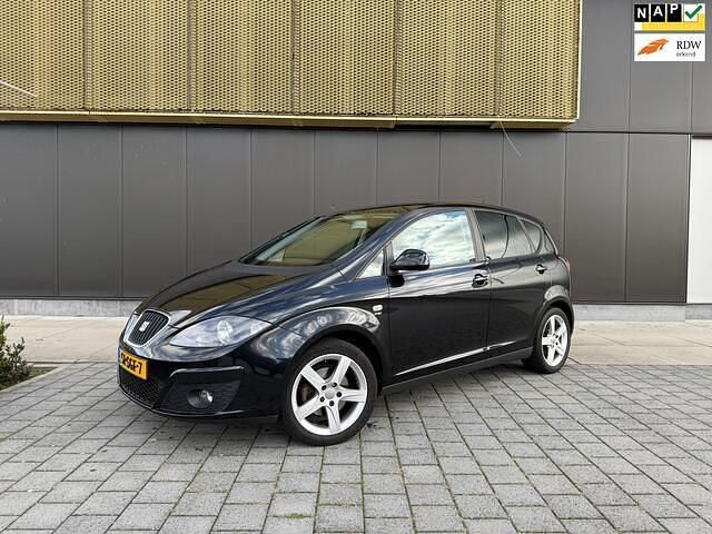 Zwart Gebruikt 2011 Seat Altea Style MPV | € 6.449 (Duur) - Afbeelding 1/4