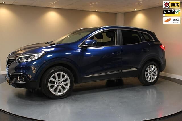 Blauw (metallic) Gebruikt 2016 Renault Kadjar Intens SUV | € 11.440 (Eerlijke prijs) - Afbeelding 1/4