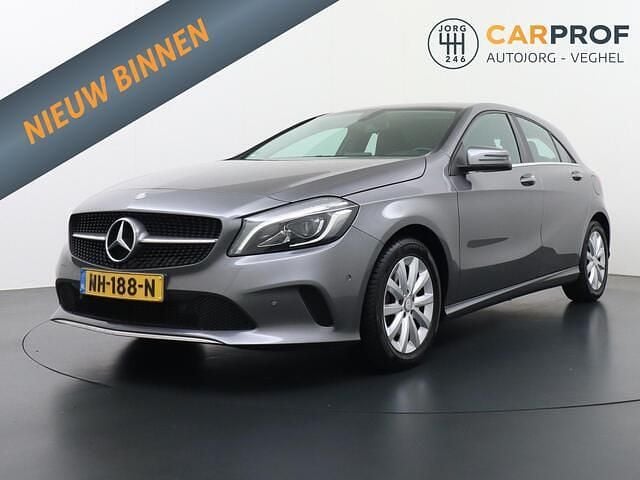 Grijs Gebruikt 2017 Mercedes A160 Ambition Hatchback | € 12.795 (Eerlijke prijs) - Afbeelding 1/4