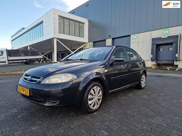 Zwart Gebruikt 2004 Chevrolet Lacetti Hatchback | € 850 (Iets duurder) - Afbeelding 1/4