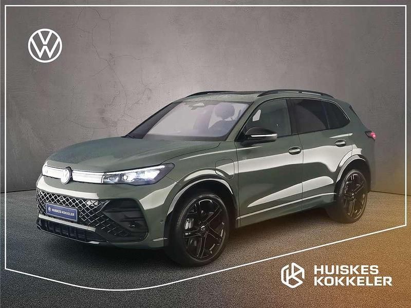 Groen Nieuw 2025 VW Tiguan R-line Edition SUV | € 64.460 (Iets duurder) - Afbeelding 1/4