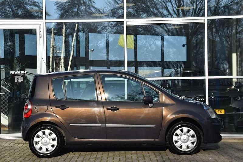 Occasion Renault Modus 112 PK (82 kW) 2007 Bruin MPV