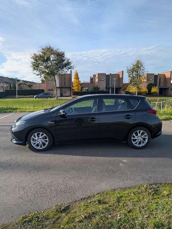 Occasion Toyota Auris Executive 99 PK (72 kW) 2016 Zwart Hatchback