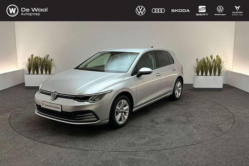 Reflex silver Gebruikt 2023 VW Golf VIII Business Hatchback | € 25.400 (Eerlijke prijs) - Afbeelding 1/3