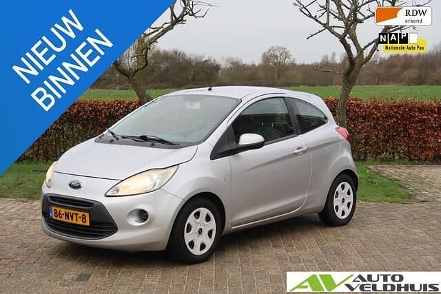 Grijs Gebruikt 2010 Ford Ka Cool & Sound Edition Hatchback | € 2.250 (Goede deal) - Afbeelding 1/4