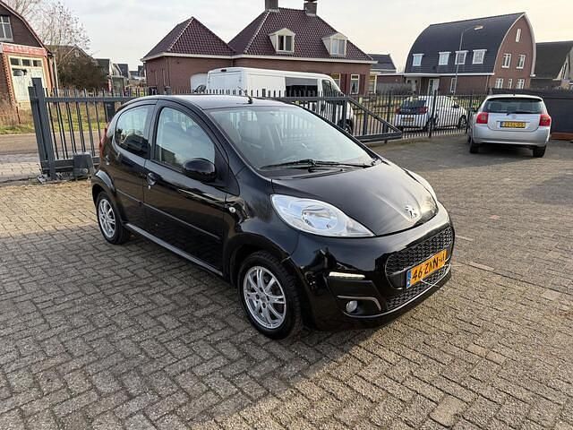 Occasion Peugeot 107 Active 68 PK (50 kW) 2013 Zwart Hatchback