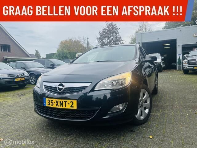Zwart Gebruikt 2012 Opel Astra Edition Stationwagen | € 4.250 (Eerlijke prijs) - Afbeelding 1/4
