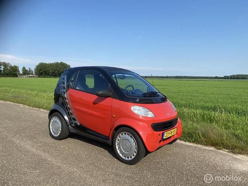 Zwart Gebruikt 2000 Smart ForTwo Coupé Pure Hatchback | € 1.150 (Super prijs) - Afbeelding 1/4