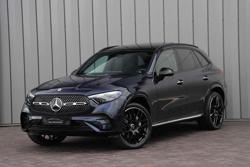 Blauw Gebruikt 2024 Mercedes GLC300e AMG SUV | € 71.500 (Duur) - Afbeelding 1/4