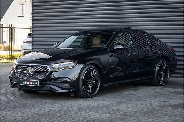 Occasion Mercedes E450 AMG line 368 PK (270 kW) 2025 Zwart Sedan