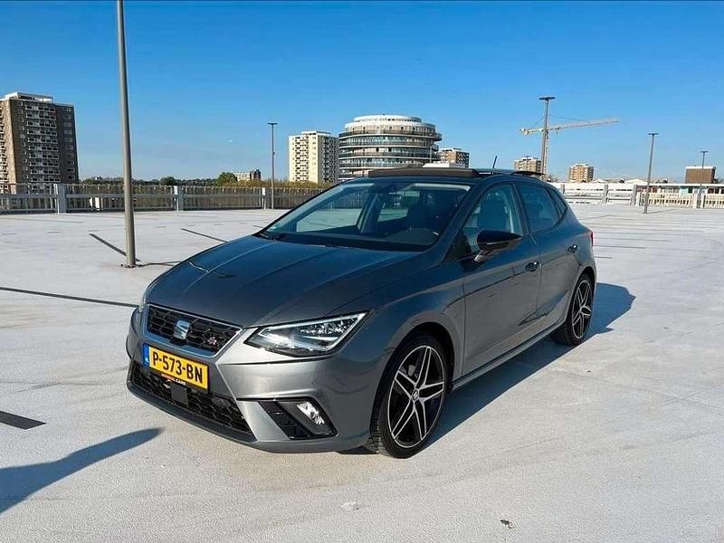 Grijs Gebruikt 2018 Seat Ibiza FR Hatchback | € 12.850 (Super prijs) - Afbeelding 1/4