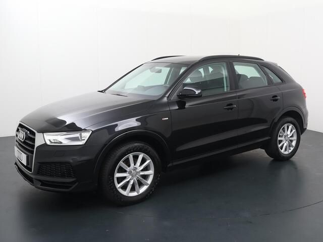 Zwart, metallic lak Gebruikt 2018 Audi Q3 S-Line SUV | € 24.540 - Afbeelding 1/4