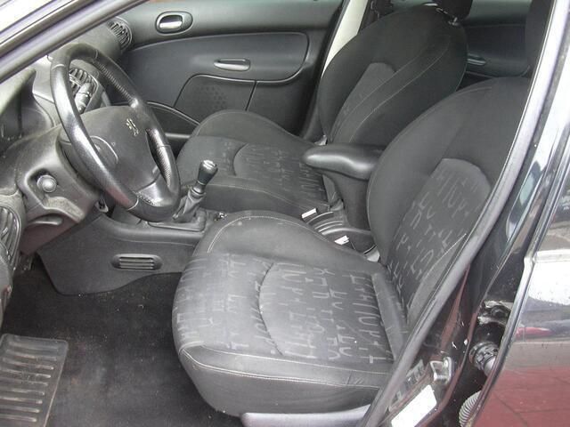 Occasion Peugeot 206 75 PK (55 kW) 2003 Zwart Stationwagen