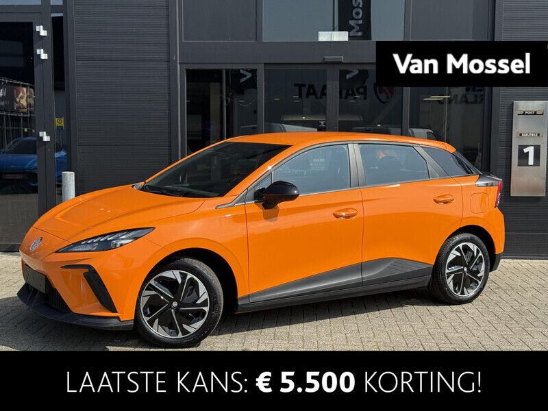 Oranje Nieuw 2025 MG MG4 EV Hatchback | € 28.100 (Duur) - Afbeelding 1/4
