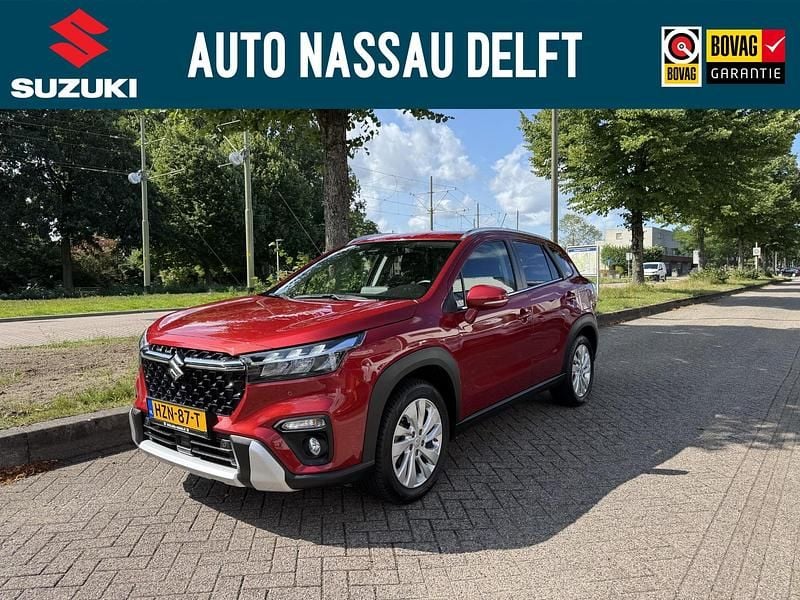 Rood Gebruikt 2021 Suzuki SX4 S-Cross SUV | € 25.900 (Eerlijke prijs) - Afbeelding 1/4