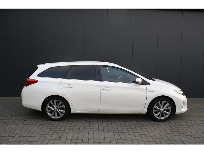 Occasion Toyota Auris Executive 99 PK (72 kW) 2013 Wit Stationwagen