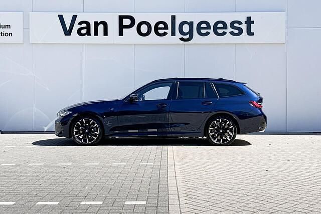 Occasion BMW 330 Comfort Edition 291 PK (214 kW) 2025 Blauw Stationwagen